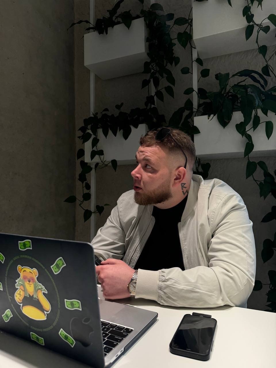 Любомир Лужний працює над бізнес-проєктами